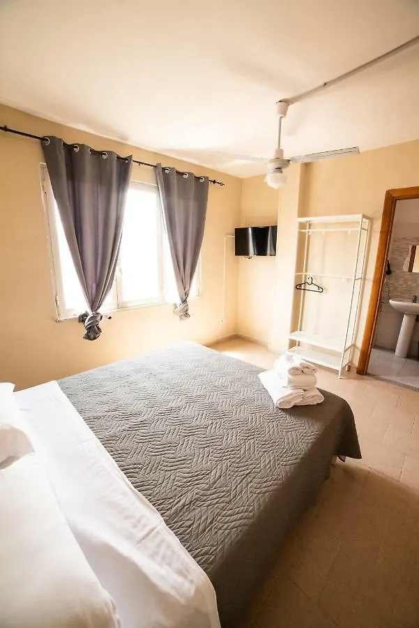 Departure Rooms&Hostels Naples Bed & Breakfast